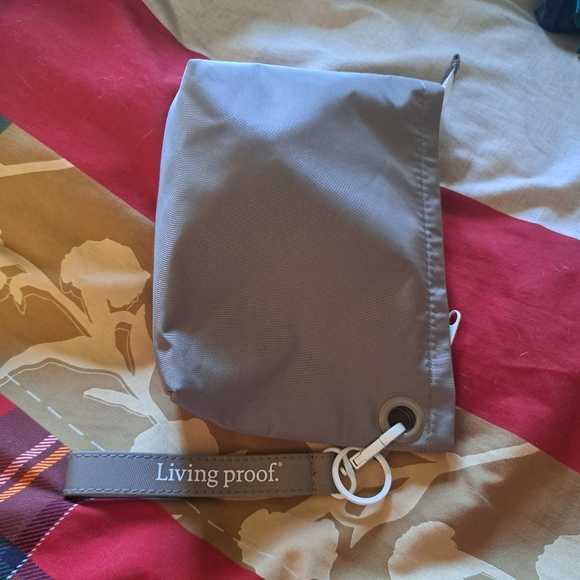 Living Proof Travel Kit - Picture 4 of 5